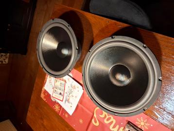 2 stuks 8ohm woofers 30 cm  beschikbaar voor biedingen