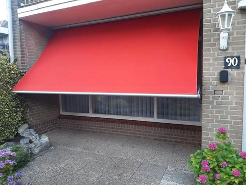 Zonnescherm 2 st type uitval goede staat
L3.60 m en 2.40m, Tuin en Terras, Zonneschermen, Gebruikt, Uitvalscherm, Ophalen