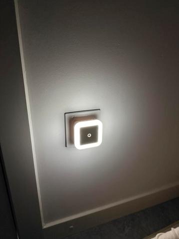 Led nachtlampje Kinderlampje Automatisch Lichtsensor beschikbaar voor biedingen