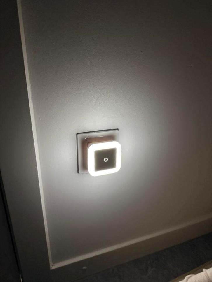 Led nachtlampje Kinderlampje Automatisch Lichtsensor, Doe-het-zelf en Bouw, Deuren en Vliegenramen, Zo goed als nieuw, Ophalen of Verzenden