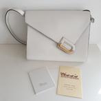 Delvaux Romeo, glad wit leder met gouden hardware, Bijoux, Sacs & Beauté, Sacs | Sacs Femme, Enlèvement ou Envoi, Blanc, Sac à main