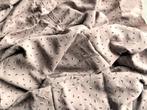 warme taupe kleur met witte en zwarte vlekjes 2,2m, Hobby en Vrije tijd, Stoffen en Lappen, 200 cm of meer, Nieuw, Overige materialen