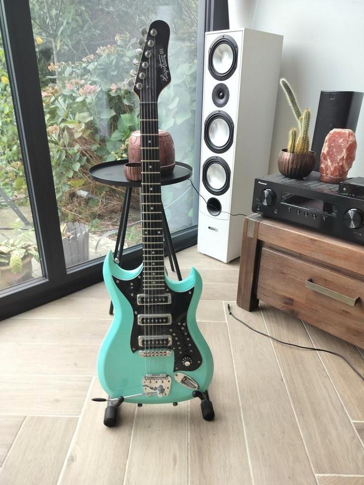 HagStrom III Aged Sky Blue, Muziek en Instrumenten, Snaarinstrumenten | Gitaren | Elektrisch, Gebruikt, Ophalen