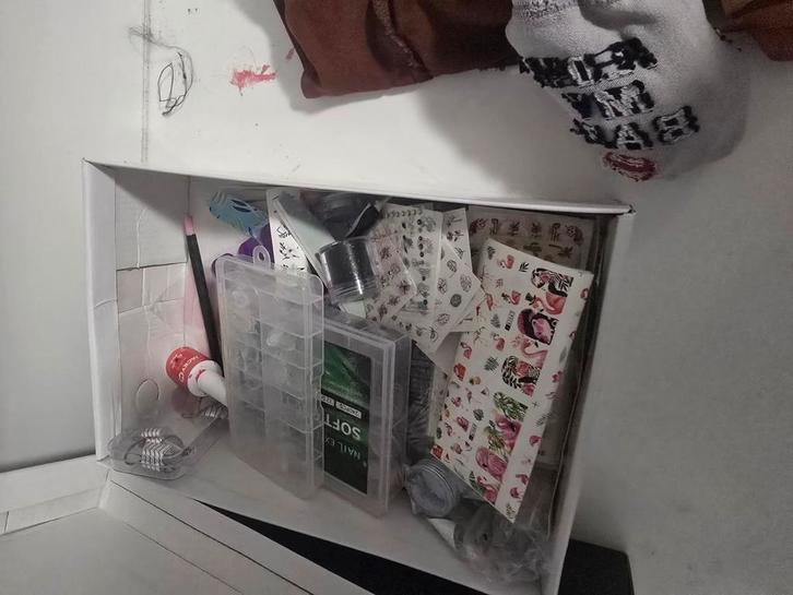 Nagelset, Hobby en Vrije tijd, Overige Hobby en Vrije tijd, Zo goed als nieuw, Ophalen