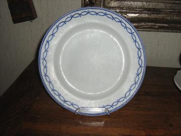 1 assiette plate en porcelaine de Tournai beschikbaar voor biedingen