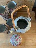 Theepot en 6 kopjes met bloemmotief, Huis en Inrichting, Keuken | Servies, Ophalen, Nieuw, Overige stijlen, Overige typen
