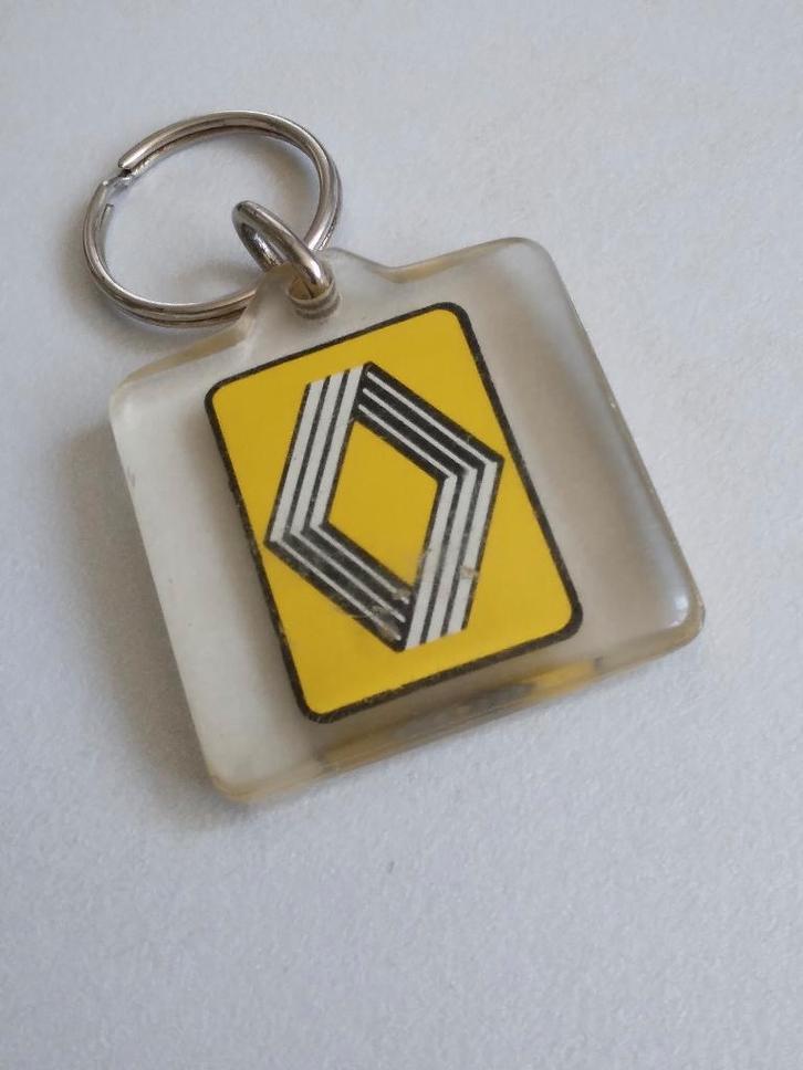 Choix entre 2 porte-clésRenault, voitures, ancien logo., Collections, Marques automobiles, Motos & Formules 1, Comme neuf, Voitures