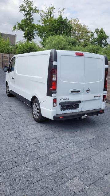 Opel vivaro l2 75000 km, Autos, Opel, Vivaro, Euro 6, Boîte manuelle, Noir