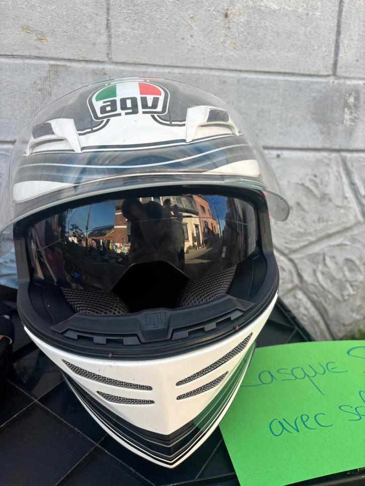 Casque moto AGV taille S – neuf avec visière solaire, Motoren, Kleding | Motorhelmen, S, AGV, Ophalen of Verzenden