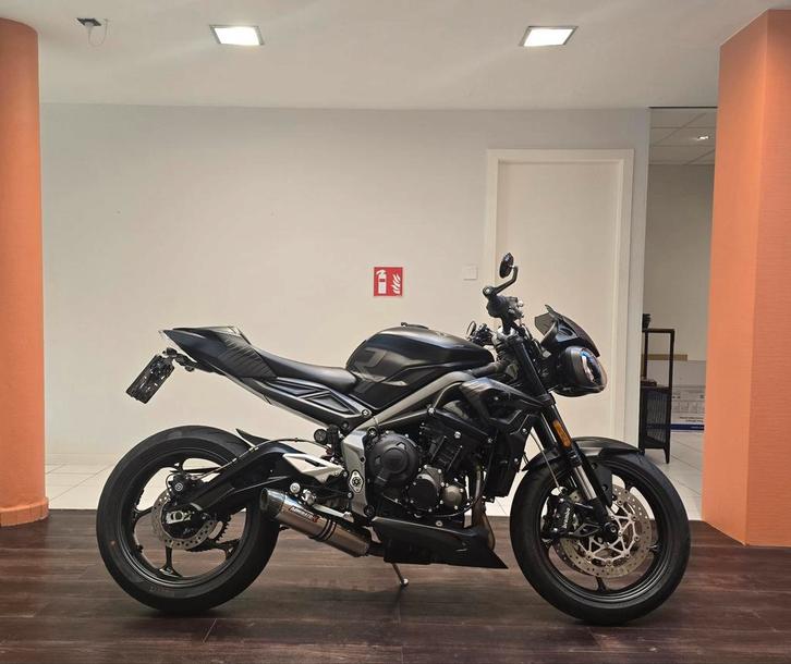 Triumph Street Triple R**2022**15.007km**Garantie, Motoren, Motoren | Triumph, Bedrijf, Naked bike, meer dan 35 kW, 3 cilinders