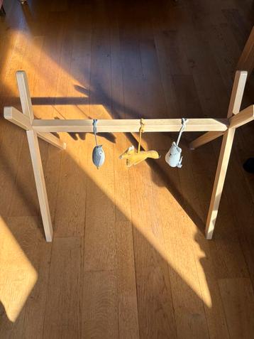 LieWood babygym, speel-beestjes balk beschikbaar voor biedingen