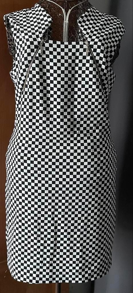 Caroline Biss 36 stijlvolle jurk, Kleding | Dames, Jurken, Zo goed als nieuw, Maat 36 (S), Overige kleuren, Boven de knie, Ophalen of Verzenden