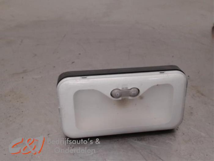 Binnenverlichting achter van een Renault Master, Auto-onderdelen, Verlichting, Renault, Gebruikt, 3 maanden garantie, Ophalen of Verzenden