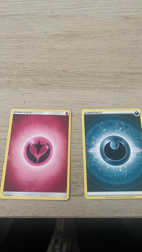 2 echte pokemonkaarten, Audio, Tv en Foto, Mp3-spelers | Apple iPod, Ophalen of Verzenden, Zo goed als nieuw