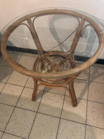 Table basse en verre et rotin, Maison & Meubles, Tables | Tables d'appoint, Enlèvement, Comme neuf, Verre