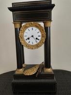 antiek kolomklokje, Enlèvement