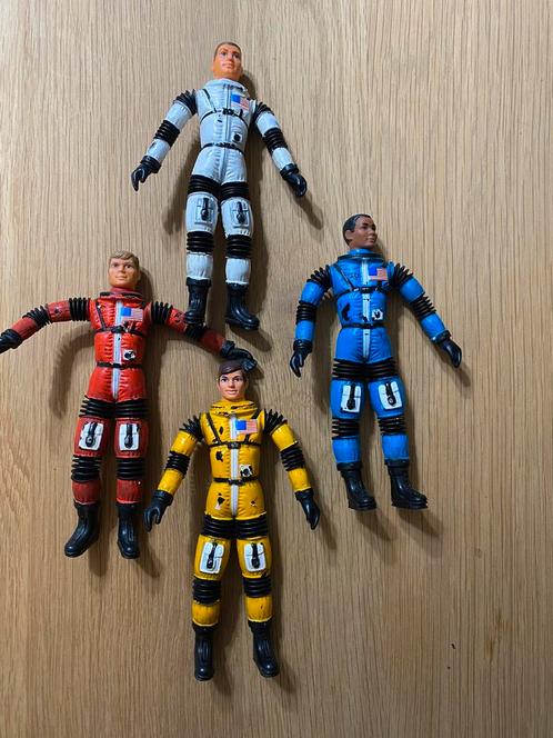 4 figurines vintages astronautes spaceman 1966 de Mattel, Collections, Statues & Figurines