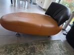 Leolux Kikko chaise longue
Maïsgeel/zwart. Nieuwstaat., Enlèvement
