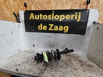 Schokdemperpoot links-voor van een Peugeot 107 beschikbaar voor biedingen