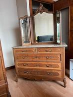 Ancien meuble antique avec miroir et marbre