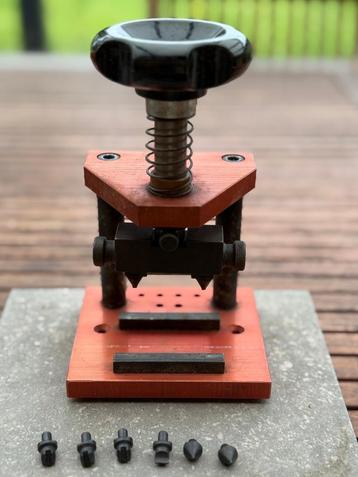 Horotec horlogekastopener beschikbaar voor biedingen