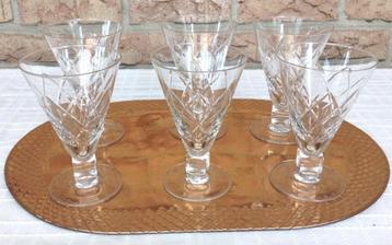 6 Vintage grote witte of rode wijnglazen in wafelreliëf beschikbaar voor biedingen