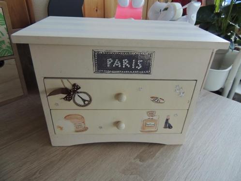 Boîte à bijoux motif Paris - Maison du monde, Handtassen en Accessoires, Overige Accessoires, Ophalen