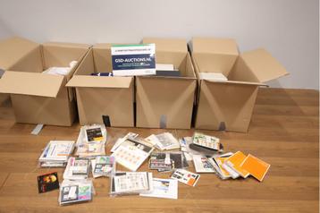Collectie Vintage Postzegelboeken & Postzegels beschikbaar voor biedingen