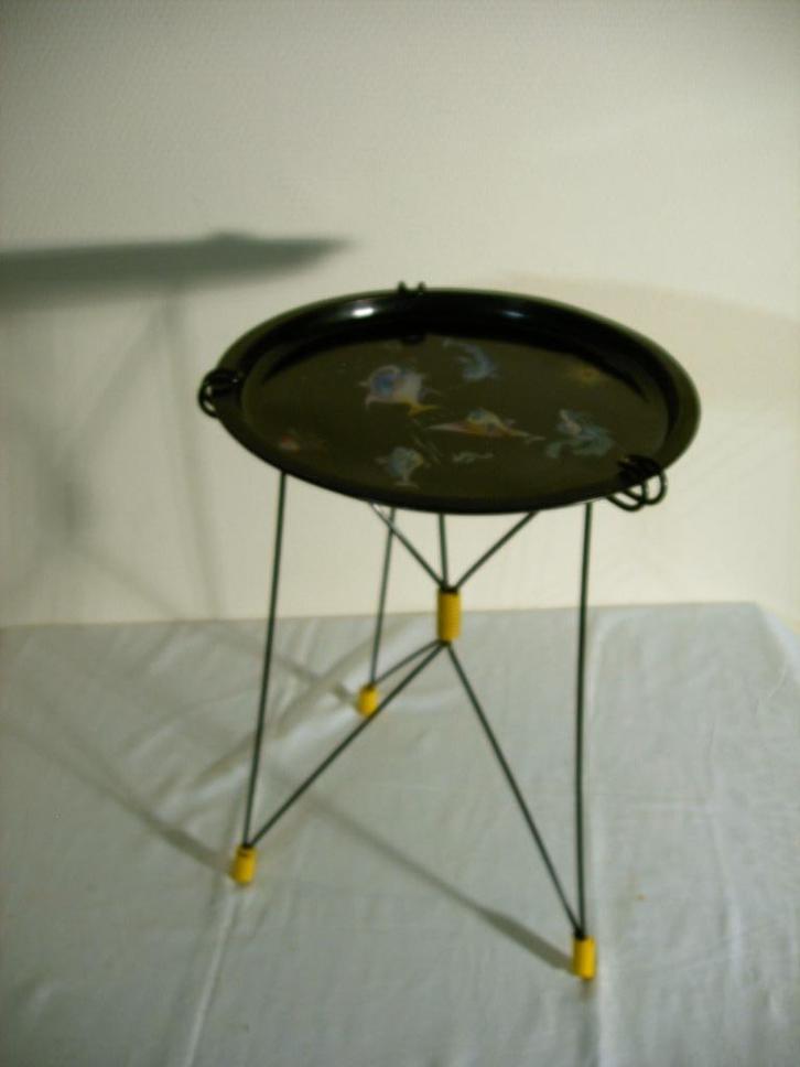 Retro Frans bijzettafeltje, Verzamelen, Retro, Huis en Inrichting, Ophalen of Verzenden