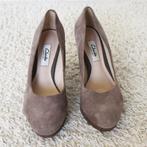 Prachtige Suede Clarks Pumps s17 (Maat 37) € 45,-, Kleding | Dames, Schoenen, Pumps, Verzenden, Zo goed als nieuw, Clarks