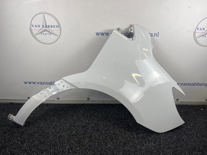 Scherm rechts-voor van een Mercedes Sprinter (147), Auto-onderdelen, Carrosserie, Mercedes-Benz, Gebruikt, 3 maanden garantie