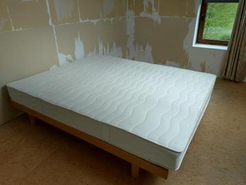 Sommier Latoflex + matelas comme neuf beschikbaar voor biedingen