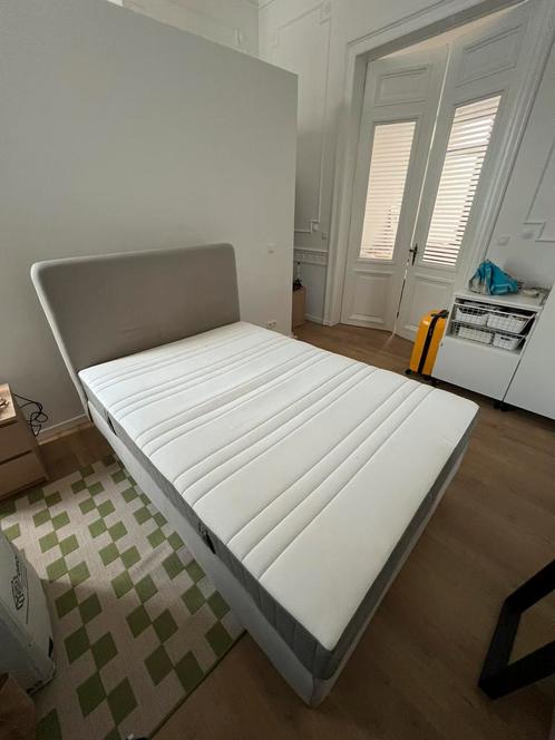 IKEA boxspring 140x200, Huis en Inrichting, Slaapkamer | Boxsprings, Zo goed als nieuw, 140 cm, 200 cm, Twijfelaar, Beige, Ophalen
