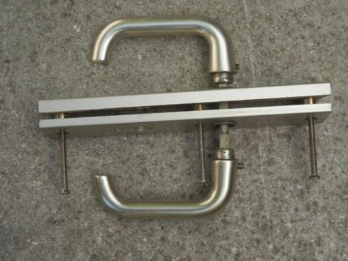 Veiligheidsbeslag buitendeur, 2 verschillende., Doe-het-zelf en Bouw, Hang- en Sluitwerk, Gebruikt, Klink of Kruk, Overige materialen