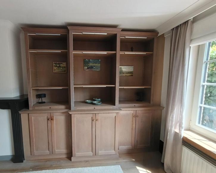 Grote bibliotheek kast met verlichting in eik, Huis en Inrichting, Kasten | Overige, Zo goed als nieuw, Ophalen