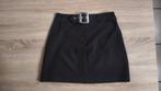 Mini-jupe noire évasée avec ceinture taille 38, Enlèvement ou Envoi, Comme neuf, Noir, Au-dessus du genou