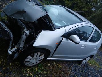 Nissan pixo benzine 1000cc 50kw Euro5 96030km crashte voor beschikbaar voor biedingen