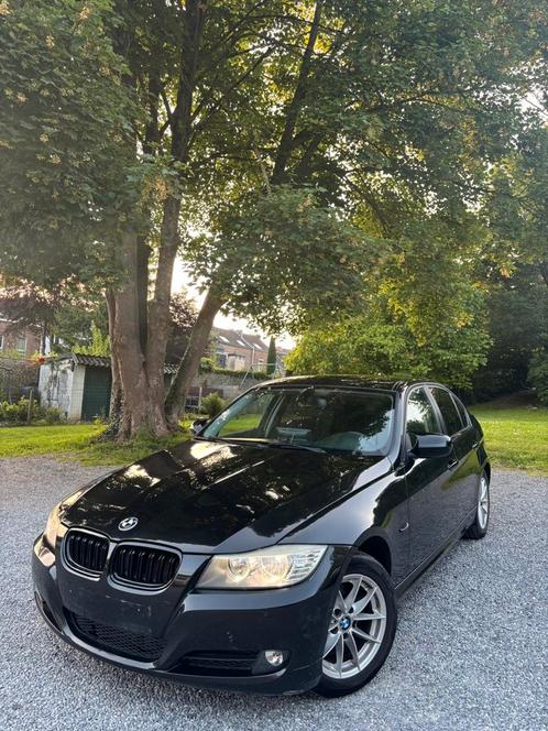Bmw 318d 2011 euro 5, Auto's, BMW, Particulier, 3 Reeks, Diesel, Euro 5, Berline, 5 deurs, Handgeschakeld, Zwart, Grijs, Stof