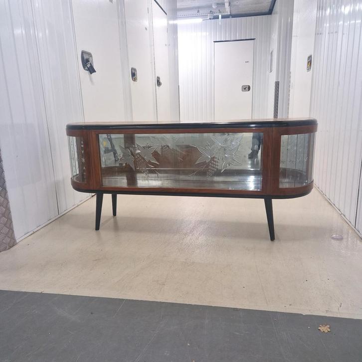 Unieke vitrinekast uit de jaren 50/60 – vintage, Huis en Inrichting, Kasten | Vitrinekasten, Gebruikt, Glas, Ophalen