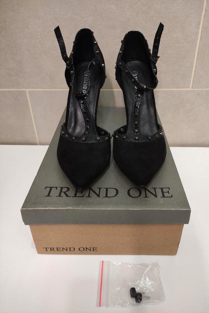 Feestelijke Pumps Trend One mt 39, Kleding | Dames, Schoenen, Nieuw, Pumps, Zwart, Ophalen of Verzenden