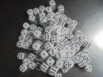100 witte dobbelstenen 1,5 cm, Ophalen of Verzenden, Nieuw