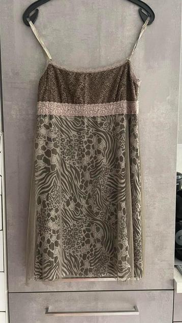 Nieuwe elegante jurk van kaki voile M beschikbaar voor biedingen
