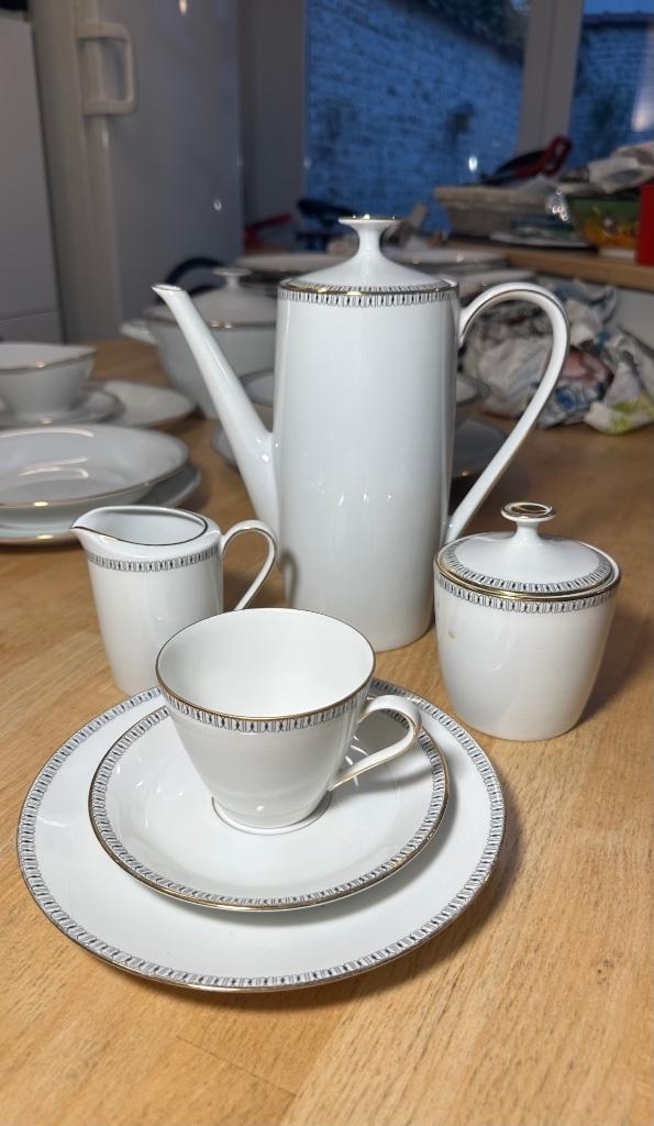 Service de table MITTERTEICH BAVARIA 65 pièces, Antiek en Kunst, Antiek | Servies los, Ophalen