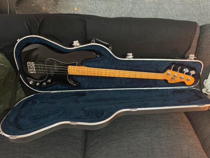 Fender American Deluxe Precision bass 1998 (inruil mogelijk), Muziek en Instrumenten, Snaarinstrumenten | Gitaren | Bas, Zo goed als nieuw