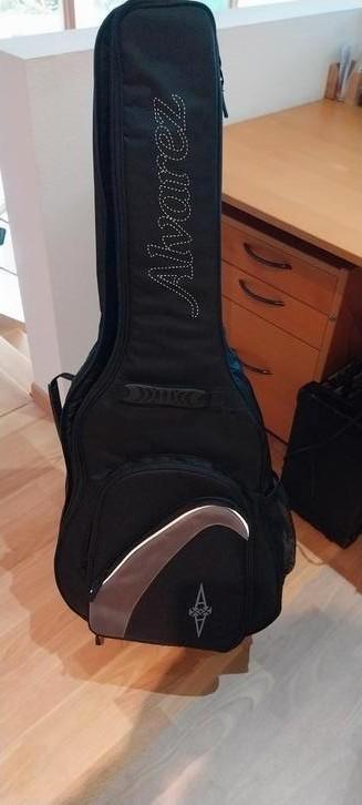 Alvarez Regent Series RC26HCE Electro Classical Guitar , Muziek en Instrumenten, Snaarinstrumenten | Gitaren | Akoestisch, Zo goed als nieuw