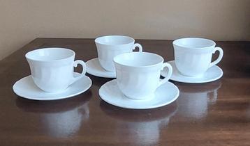 Set van 4 kopjes en schoteltjes en 3 kopjes alleen wit varke, Ophalen, Gebruikt, Effen, Kop(pen) en/of Schotel(s)