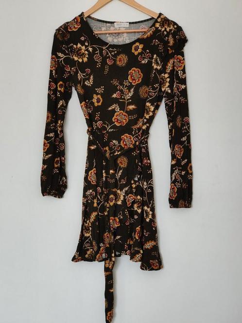 Robe courte à fleurs Springfield – taille L, Kleding | Dames, Jurken, Gedragen, Maat 42/44 (L), Zwart, Knielengte, Ophalen of Verzenden