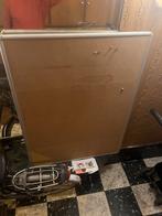 Groot prikbord. Klein beetje beschadigd en kleine vlek op, Diversen, Schoolborden, Ophalen, Gebruikt