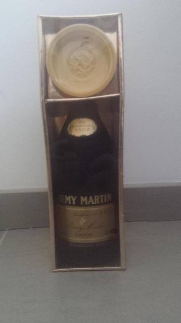 cognac Remy Martin in gift pack. +30j oud beschikbaar voor biedingen