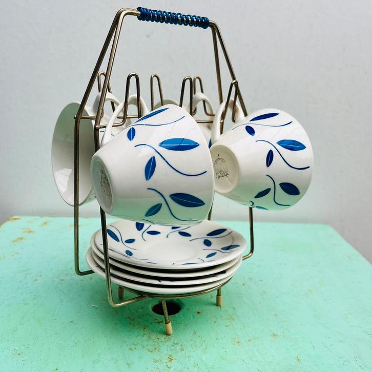 4 kopjes Boch Miami blauwe blaadjes - in metalen rekje, Antiek en Kunst, Antiek | Servies los, Ophalen of Verzenden